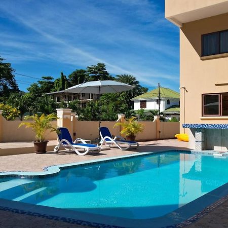 Stone Self Catering Apartment Гранд Анс Екстериор снимка