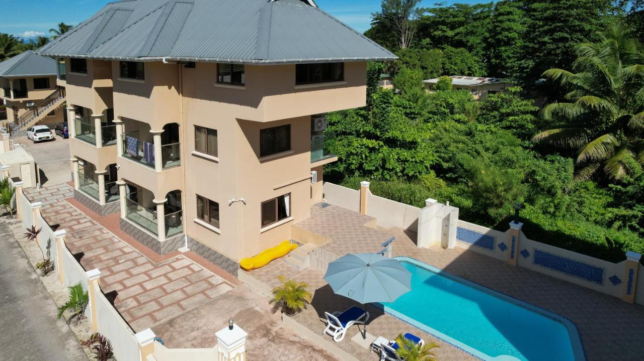 Stone Self Catering Apartment Гранд Анс Екстериор снимка