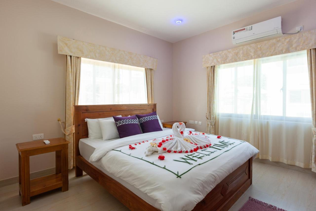 Stone Self Catering Apartment Гранд Анс Екстериор снимка