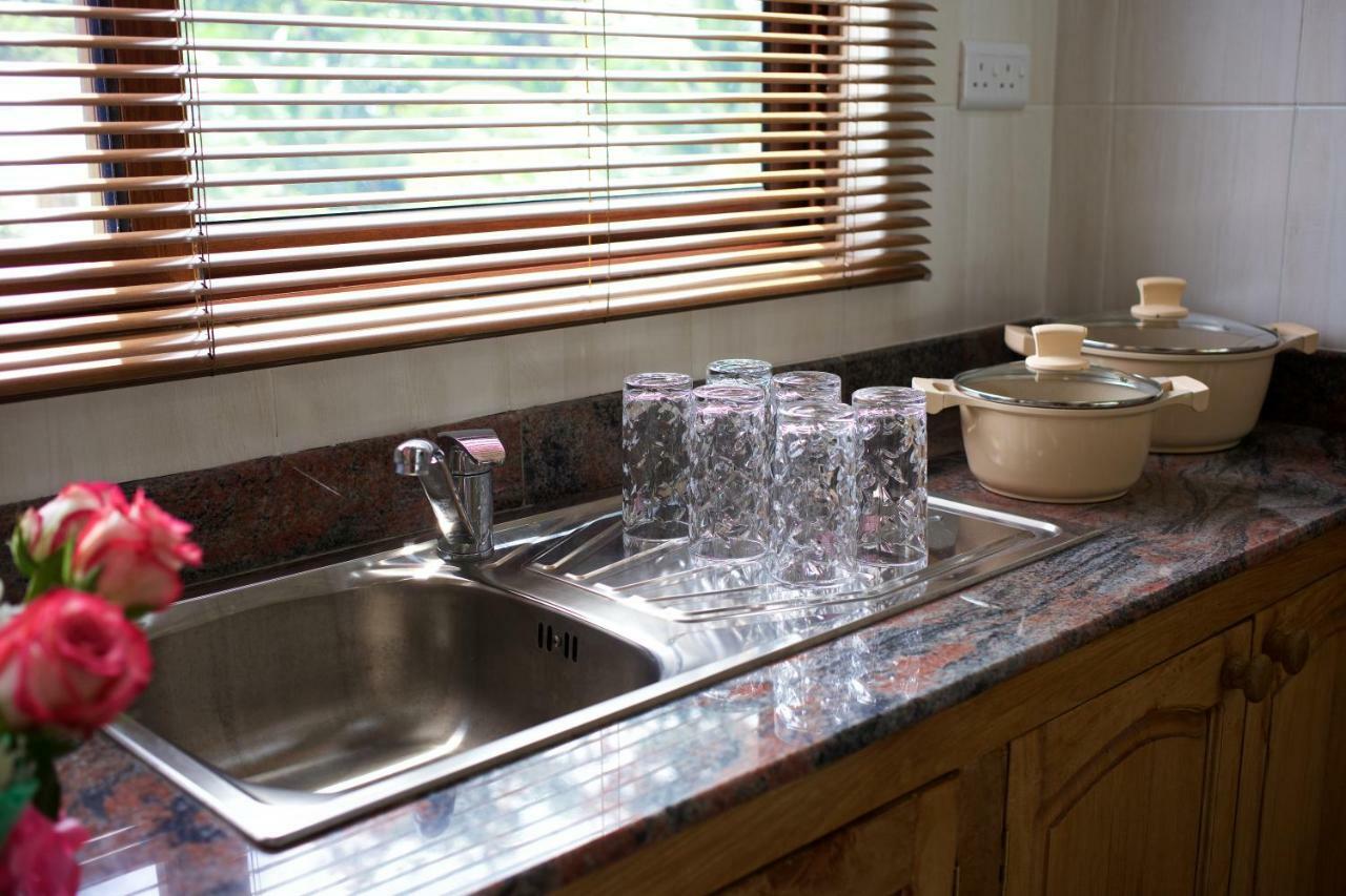 Stone Self Catering Apartment Гранд Анс Екстериор снимка