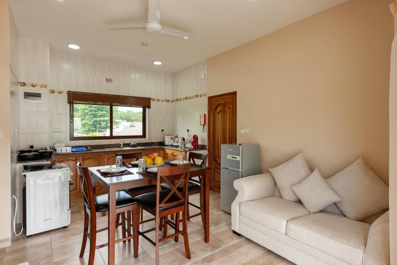 Stone Self Catering Apartment Гранд Анс Екстериор снимка